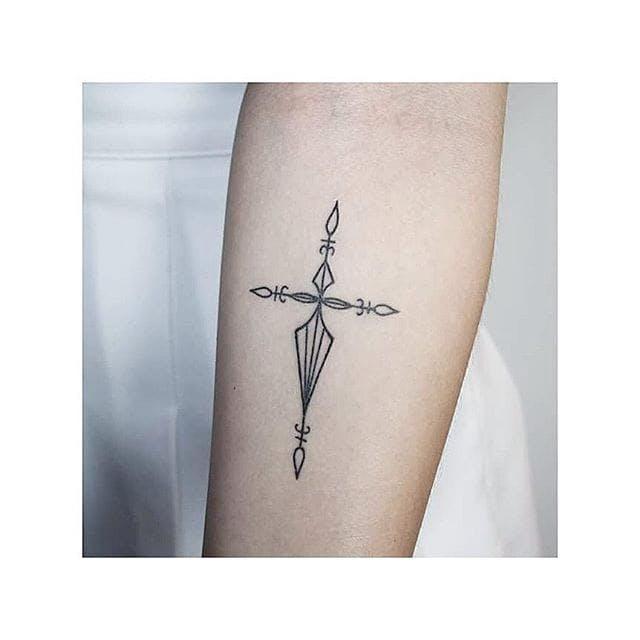 Elegant Foream men tattoo