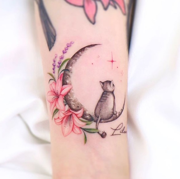 20 Beautiful Lavender Tattoo Designs (with Meaning)