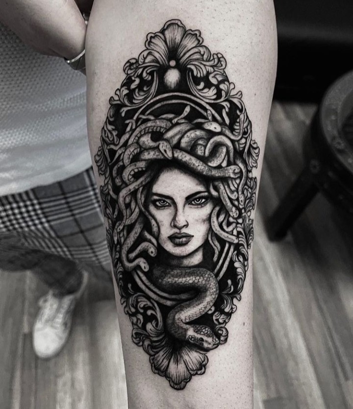 15 Beautiful Medusa Tattoo Designs & Ideas With Meaning